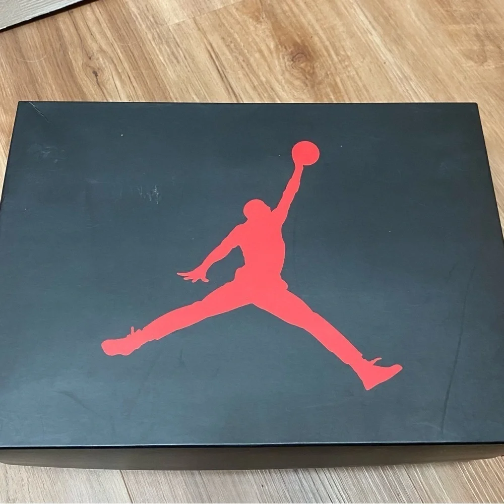 2022 Air Jordan 3 Retro “Desert Elephant” Size 7.5